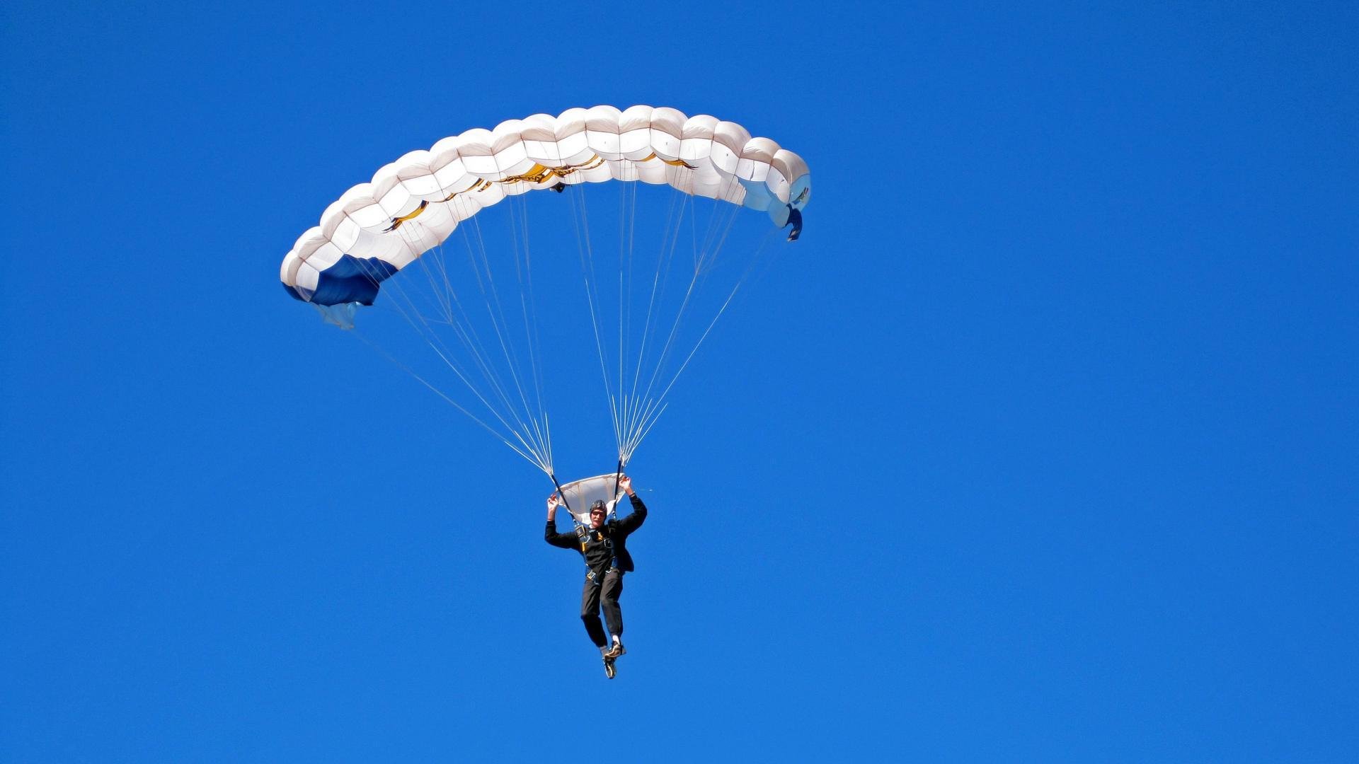 《技术革新：AI助阵推动电竞比赛提升体验》，技术革新项目及获奖情况