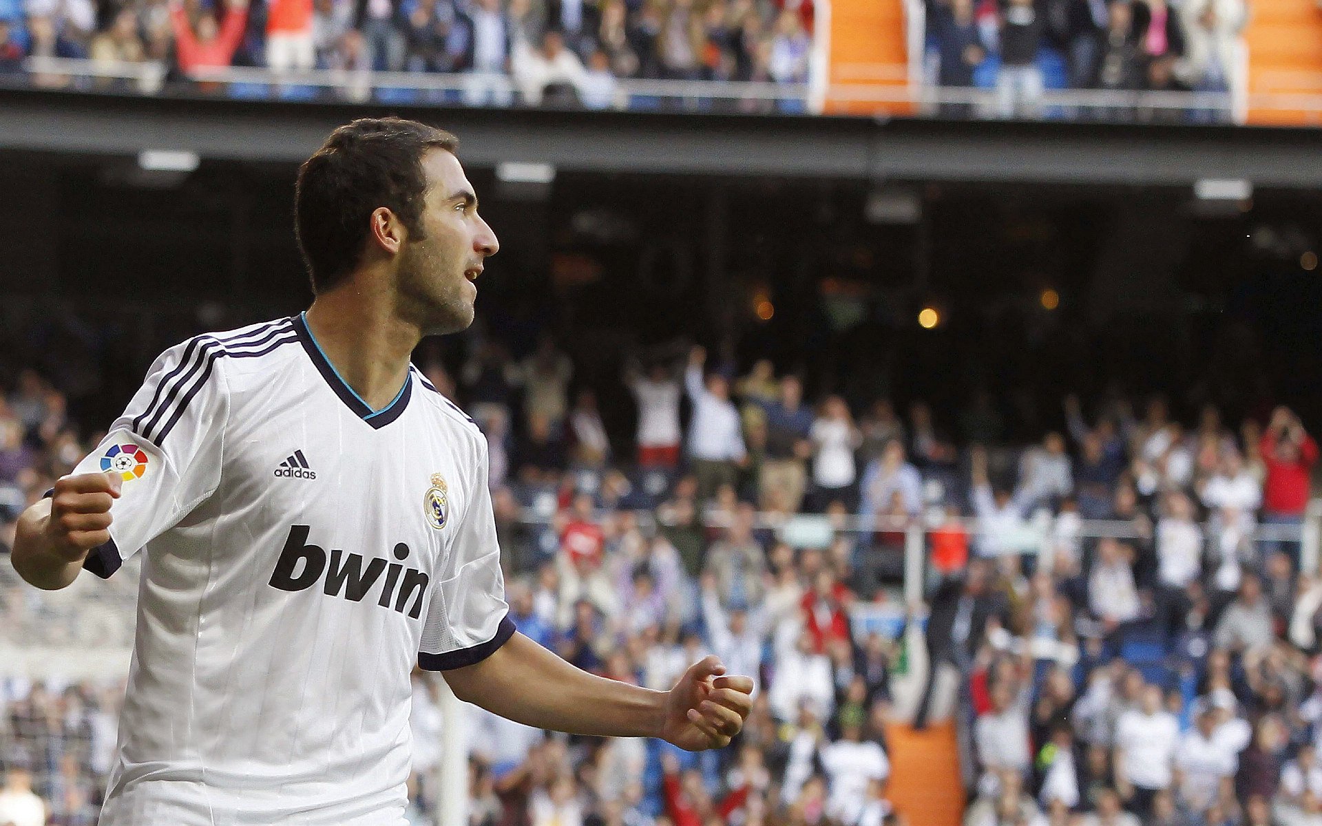 kaiyun登录入口-德甲高潮对决：多特在补时绝杀拜仁，积分榜格局变换，德甲冠军多特蒙德